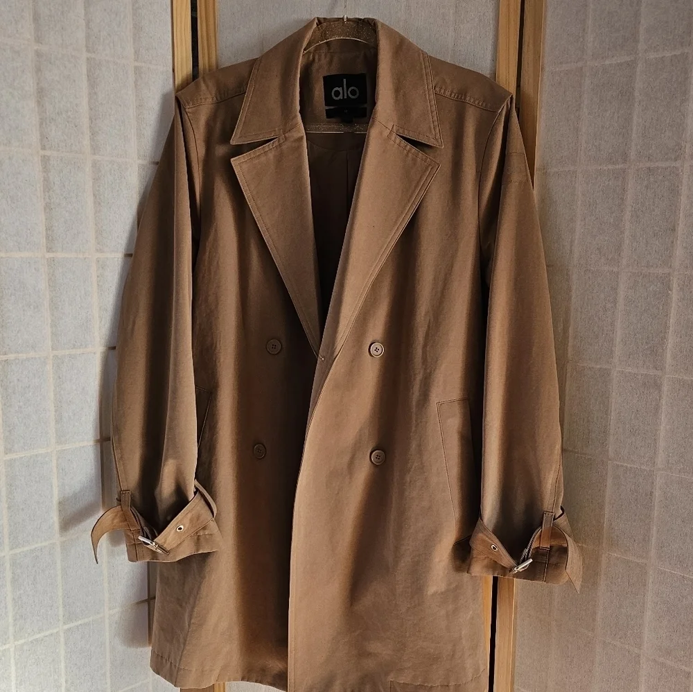 Alo Yoga Prime Trench